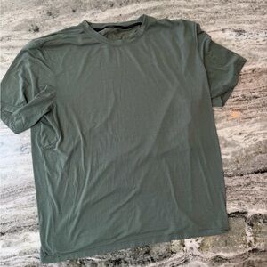Men’s Lululemon Olive Short Sleeve Tee